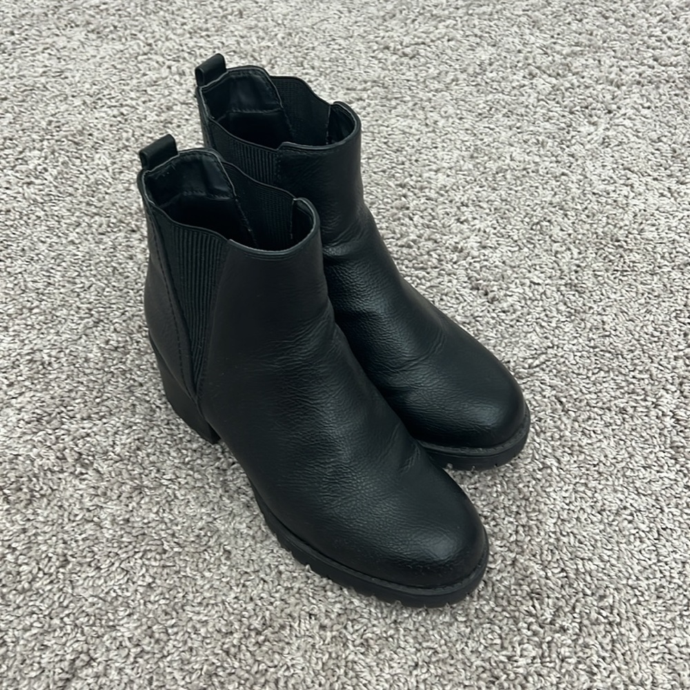 MIA Heeled lug sole boot